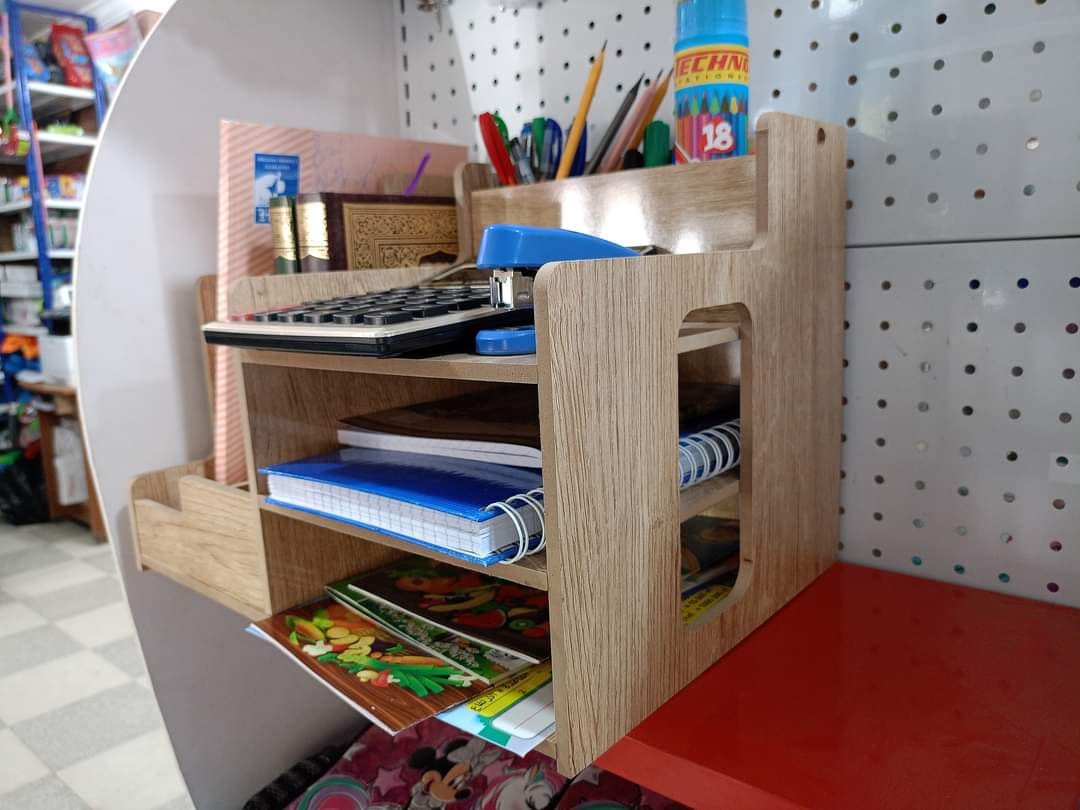 📚 المكتبة العصرية – Desk Organizer