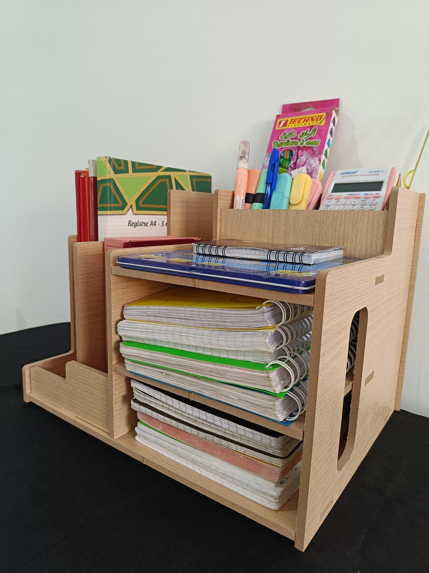 📚 المكتبة العصرية – Desk Organizer